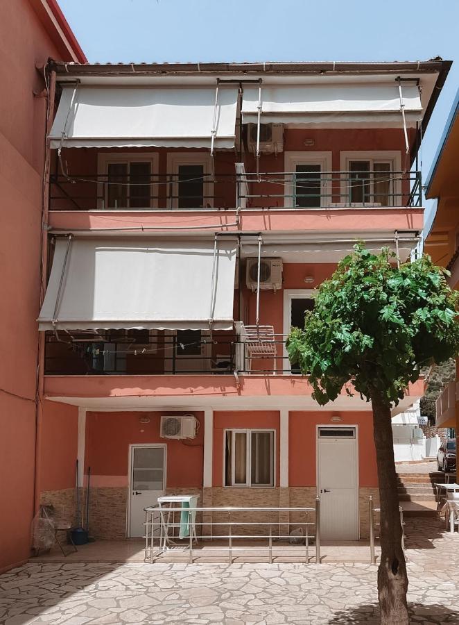 Hotel Nino Dhërmi Extérieur photo